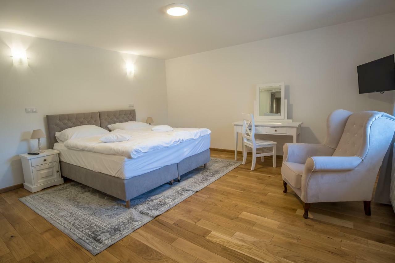 Oficyna Krobielowice Kąty Wrocławskie Buitenkant foto